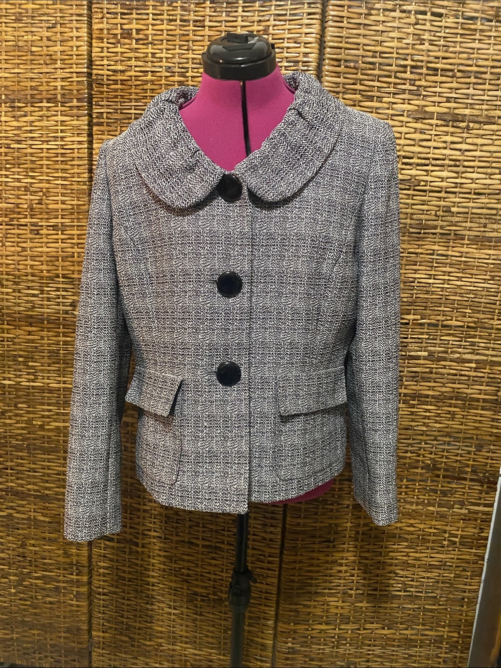 EUC Tahari Arthur S. Levine Black White Tweed Big buttons lined Blazer Jacket 14